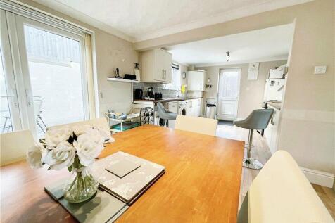 Dining/Kitchen