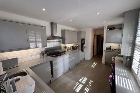 Kitchen/ Breakfast Room