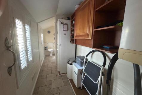 Pantry/ WC