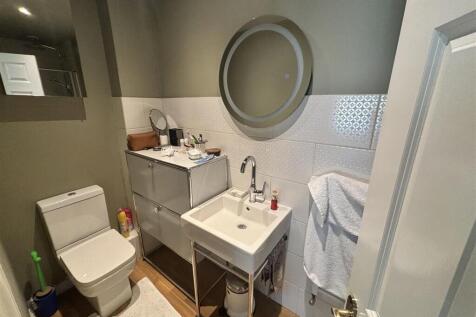 Ensuite.jpeg