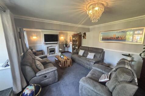 Living Room 6 .jpeg