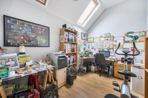 2ee70647-b474-452...