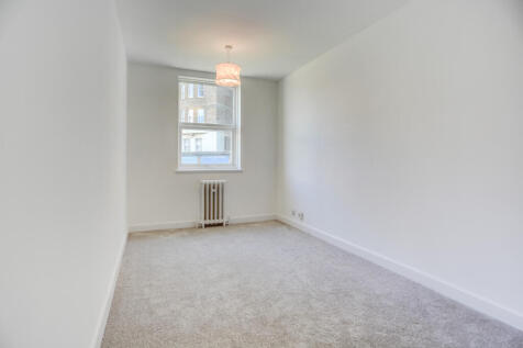 flagcourtbedroom2