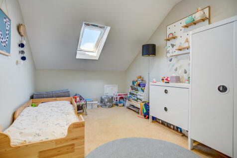 bedroom4