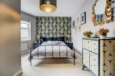 bedroom4