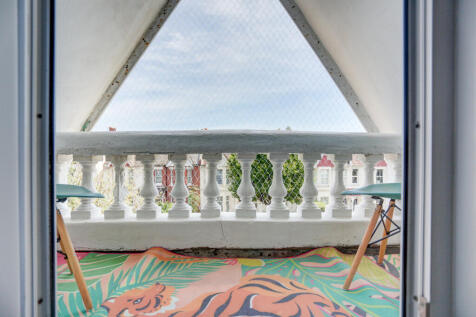 bedroombalcony