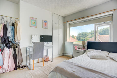 bedroom4