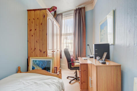 bedroom4