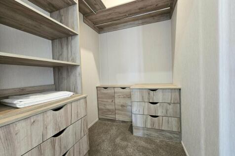 Walk in wardrobe