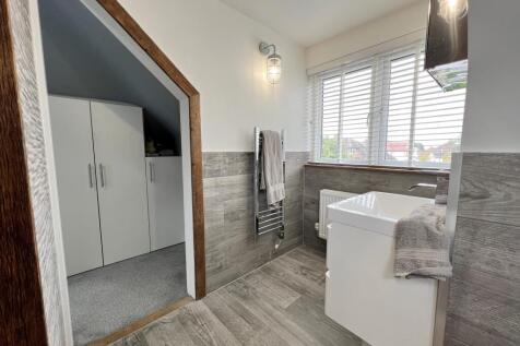 En-suite (3)