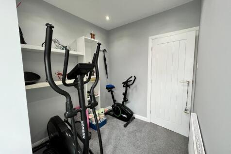 3rd Bedroom (2)