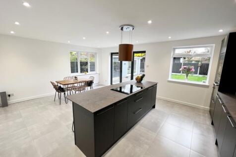 Kitchen Diner 2