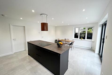 Kitchen Diner 3