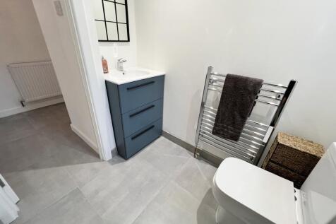 Ground floor wc 2