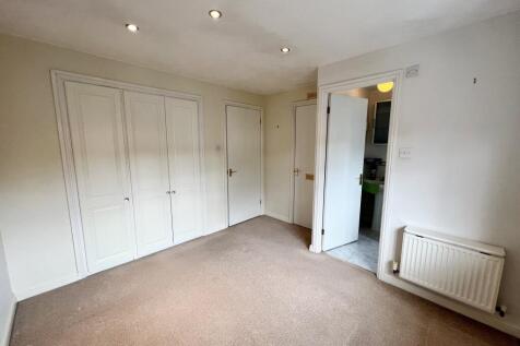 Main Bedroom (2)