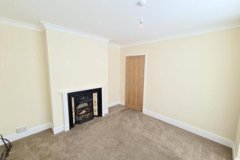 Main Bedroom (2)
