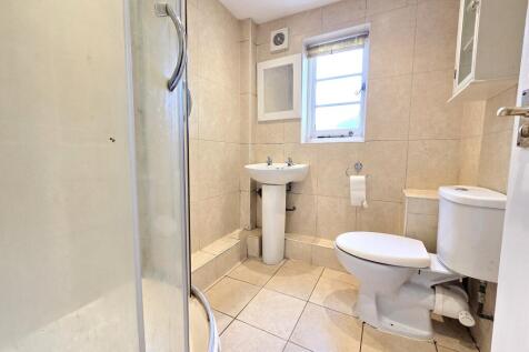 Ground floor shower 