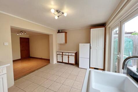 Kitchen Diner (2)