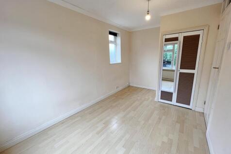 2nd Bedroom (2)