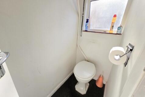 Commercial wc