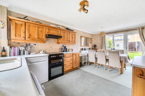 1387989-4-6937fc7...