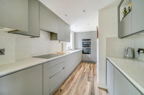 1369771-4-68f0c0d...