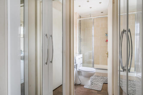 1369771-11-68f0c3...