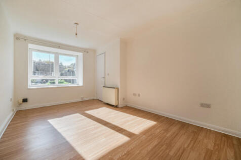 1349028-6-68f8c7d...