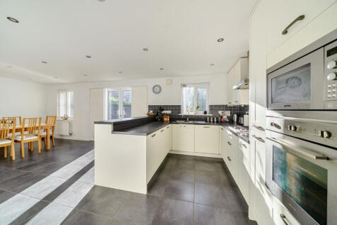 1371605-11-68fb4b...