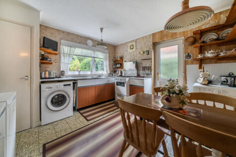 1369323-7-68ef757...