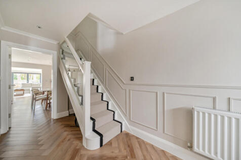 1372368-1-6900cff...