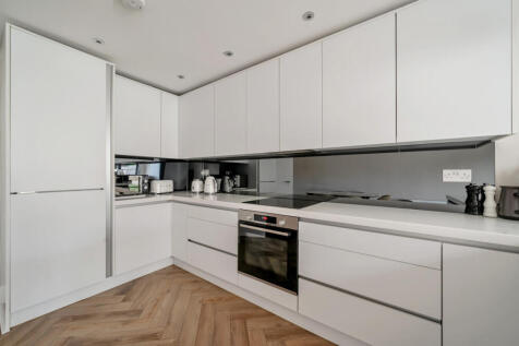 1372368-6-6900d0e...