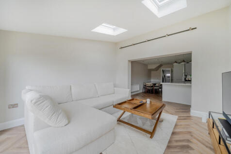 1372368-8-6900d17...