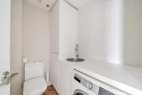 1372368-3-6900d05...