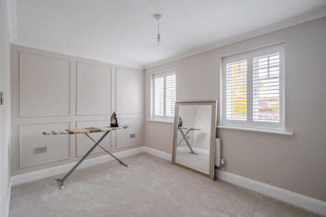 1372368-15-6900d2...