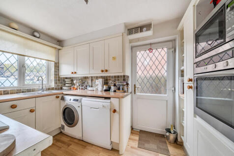 1372907-8-69023a6...