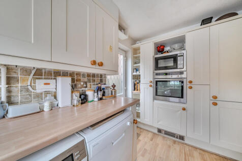 1372907-9-69023a6...