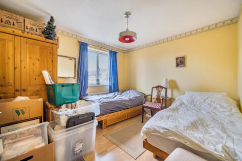 1372907-3-69023a4...