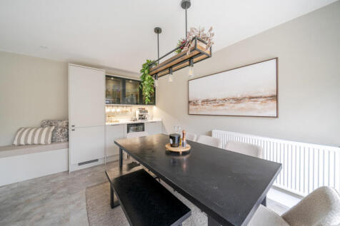 1372706-13-690b53...