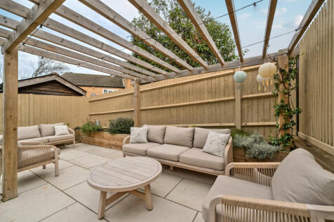 1372706-17-690b54...