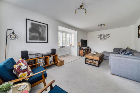 1373596-5-690c8cf...