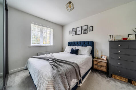 1373596-7-690c8d0...