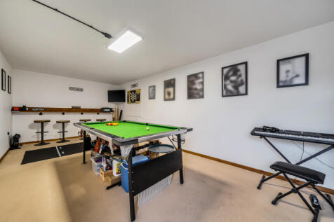 1373596-20-690c8e...