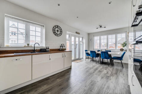 1373596-18-690c8e...