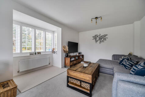 1373596-4-690c8ce...