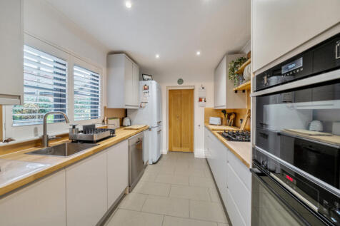 1375749-5-690c756...