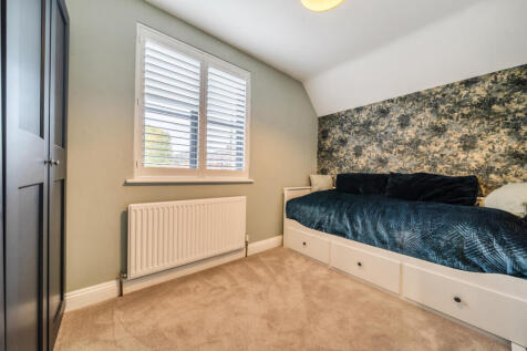 1375749-9-690c7ea...