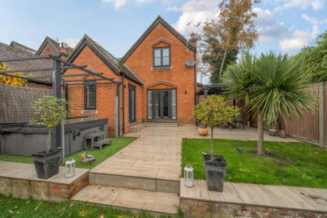 1375749-16-690c7f...