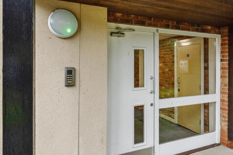 1376468-15-691718...