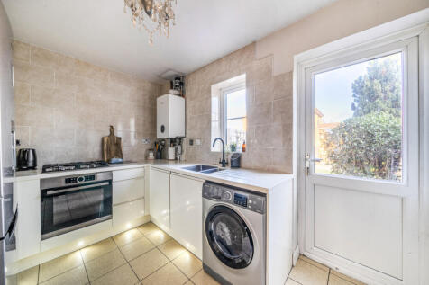 1384846-7-6925aa8...